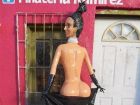 Kim Kardashian vuelve a romper el internet desnuda... bueno, su piñata