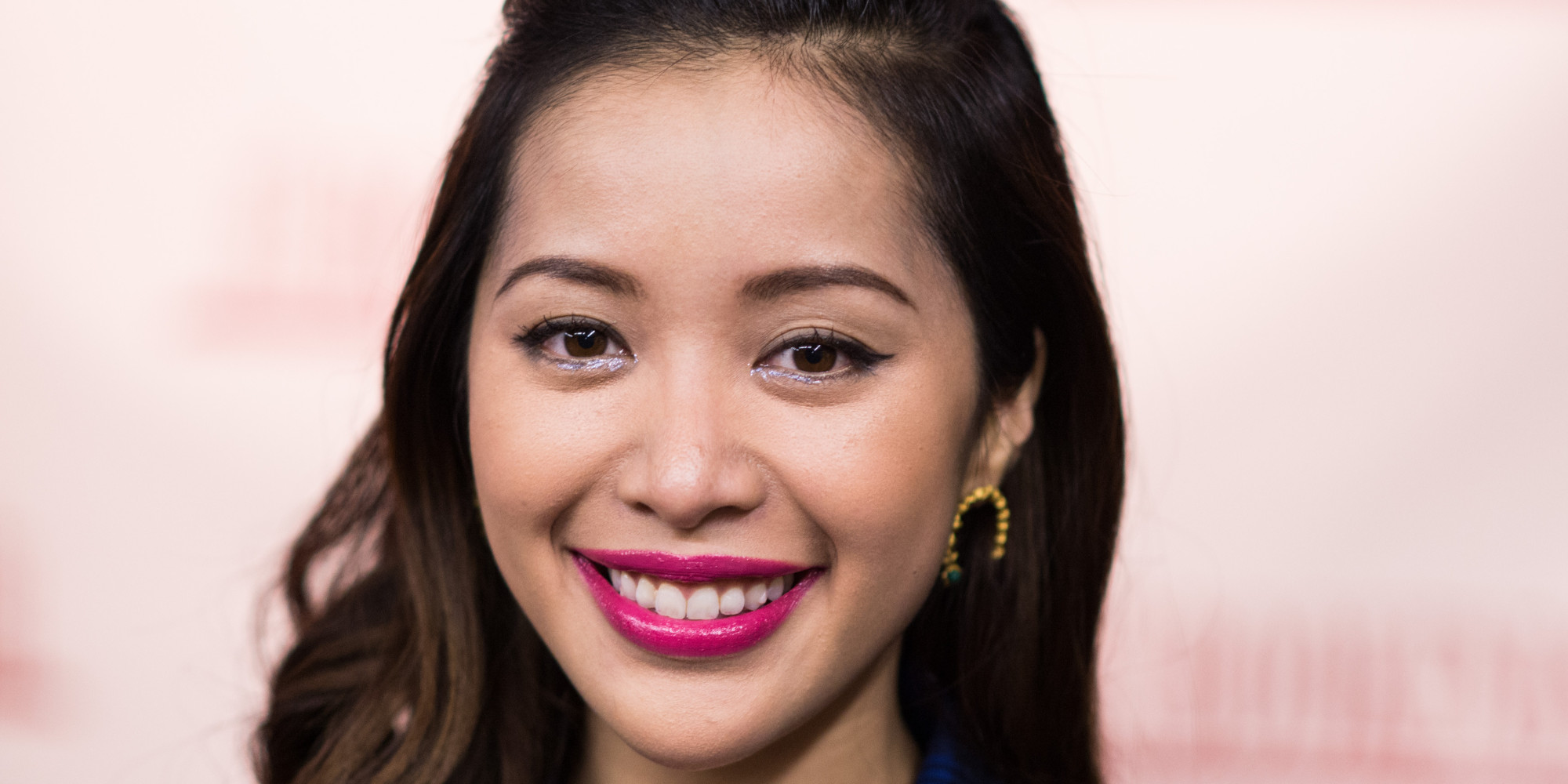 Michelle Phan, YouTube's 'Beauty Bestie,' Empowers Women From The Outside In2000 x 1000