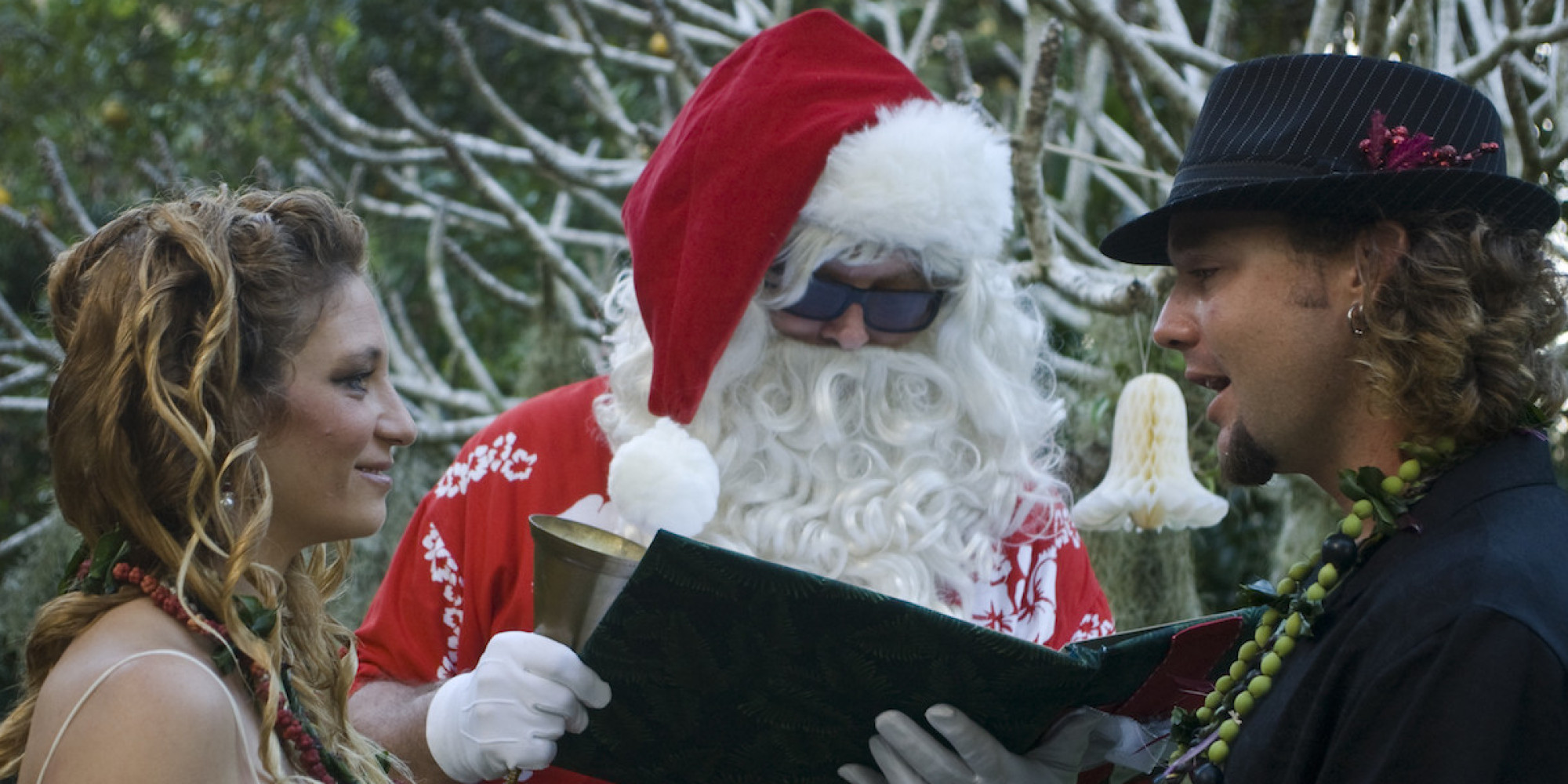 Santa S Got A Side Job In Hawaii And It S Just As Merry Huffpost