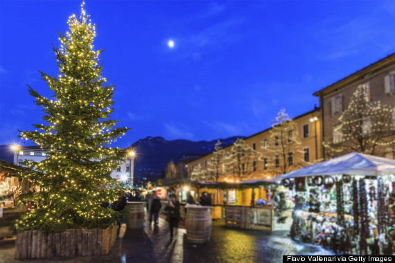 http://i.huffpost.com/gen/2369808/thumbs/o-TRENTO-ITALY-CHRISTMAS-570.jpg?1