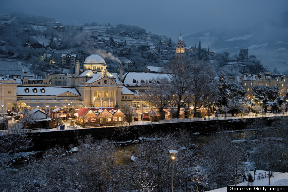 http://i.huffpost.com/gen/2369946/thumbs/o-MERANO-ITALY-CHRISTMAS-570.jpg?1