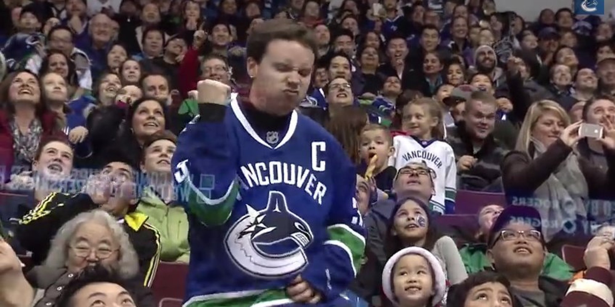 Canadian Ice Hockey Fan Gets Down To 'Gangnam Style'