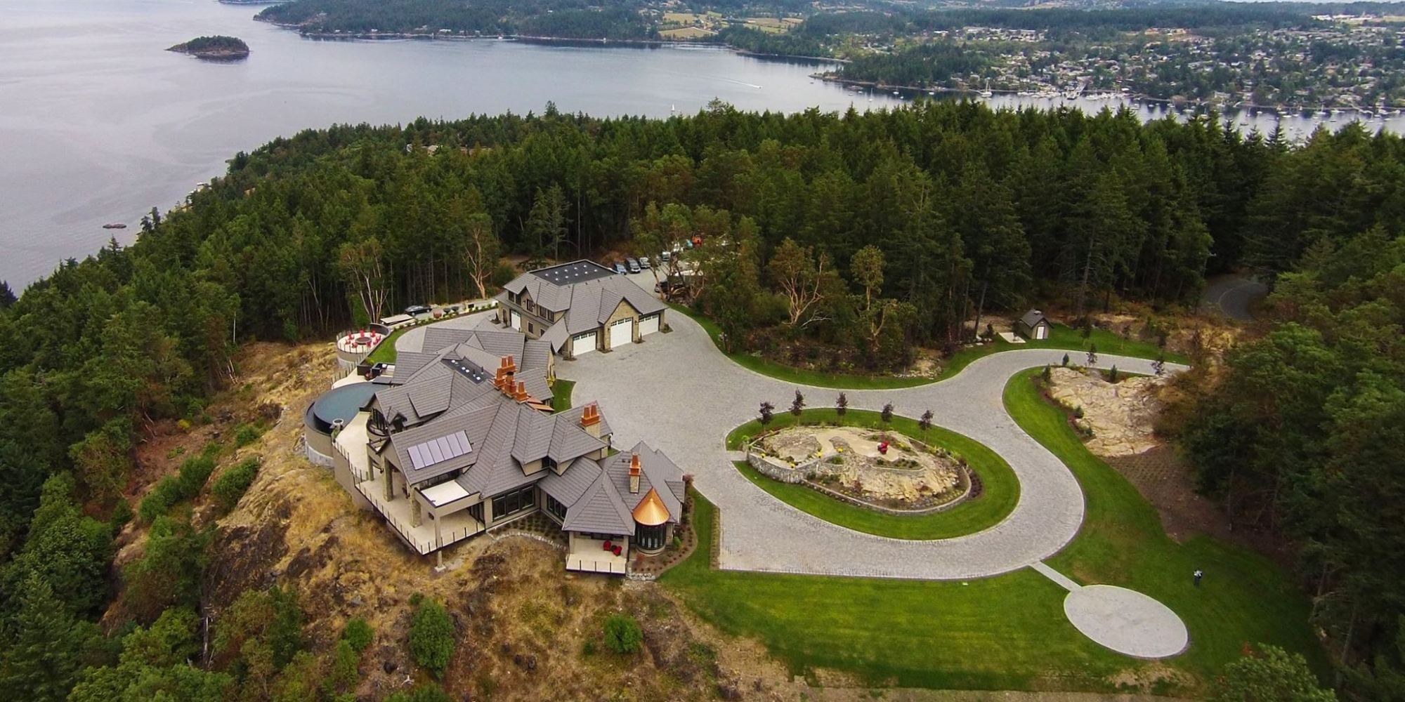 Victoria Willis Point House For Sale Has Its Own Helipad (PHOTOS, VIDEO)