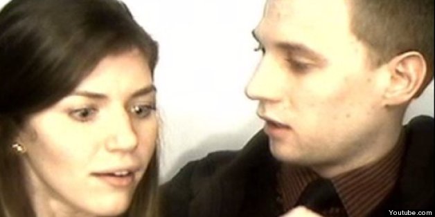 Girlfriend's Reaction To Surprise Photo Booth Proposal Is Simply Adorable