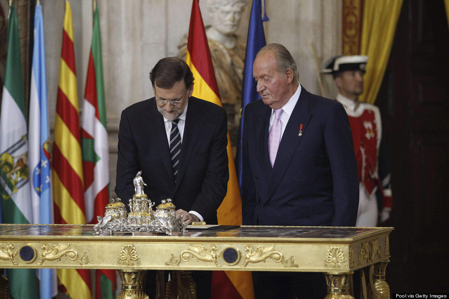 juan carlos abdicates