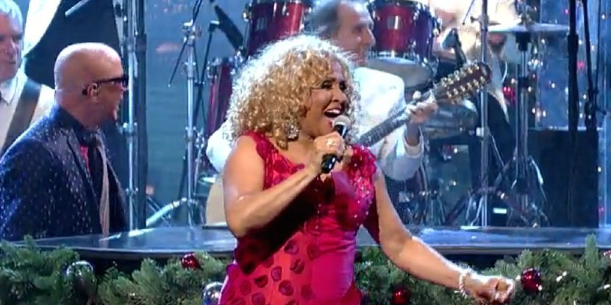 Darlene Love Sings 'Christmas (Baby Please Come Home)' For David