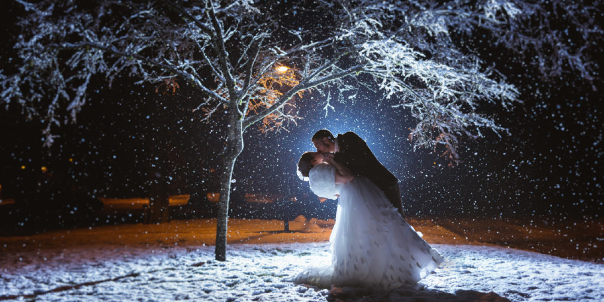 19 Snowy Wedding Photos That Will Warm You From The Inside Out Huffpost