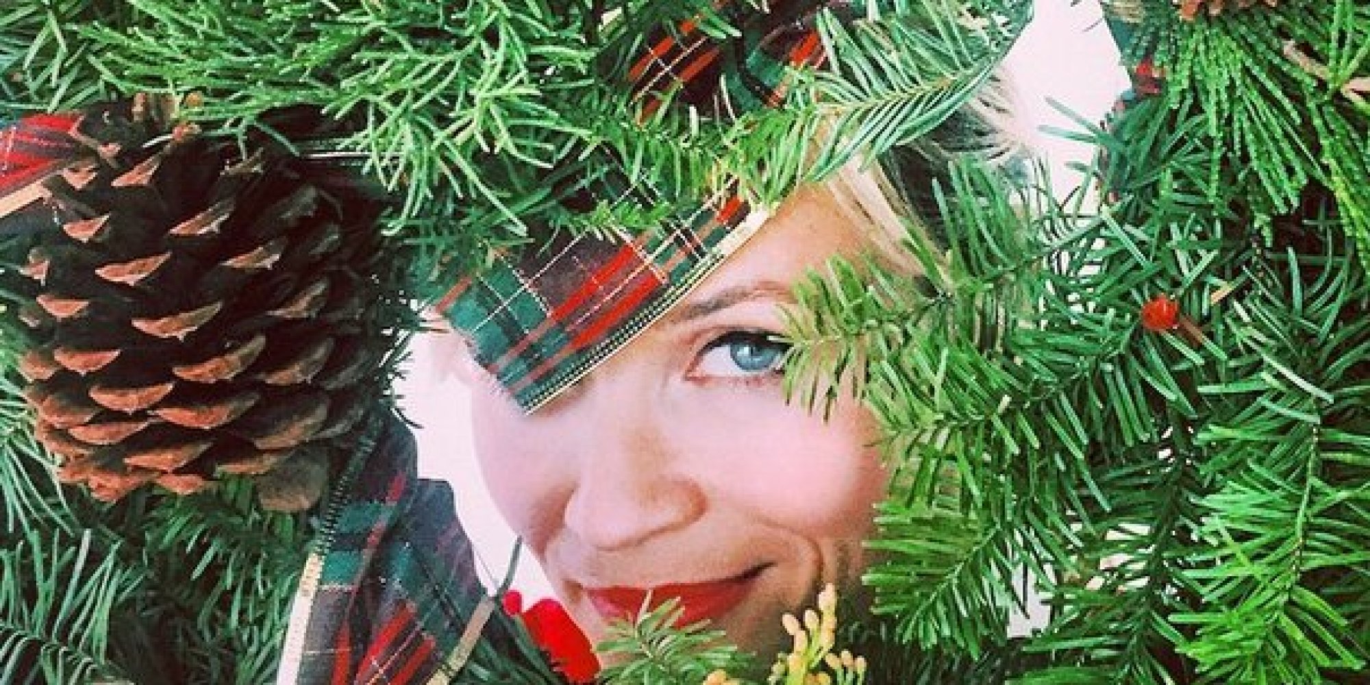 Reese Witherspoon's Christmas Miracle Was An Instagram Photo Of Wreath ...