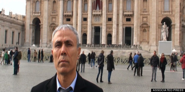 Man Who Shot John Paul II Lays Flowers On Saints Tomb