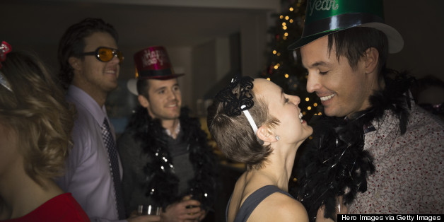 New Year's Resolutions For Singles Who Want To Mingle