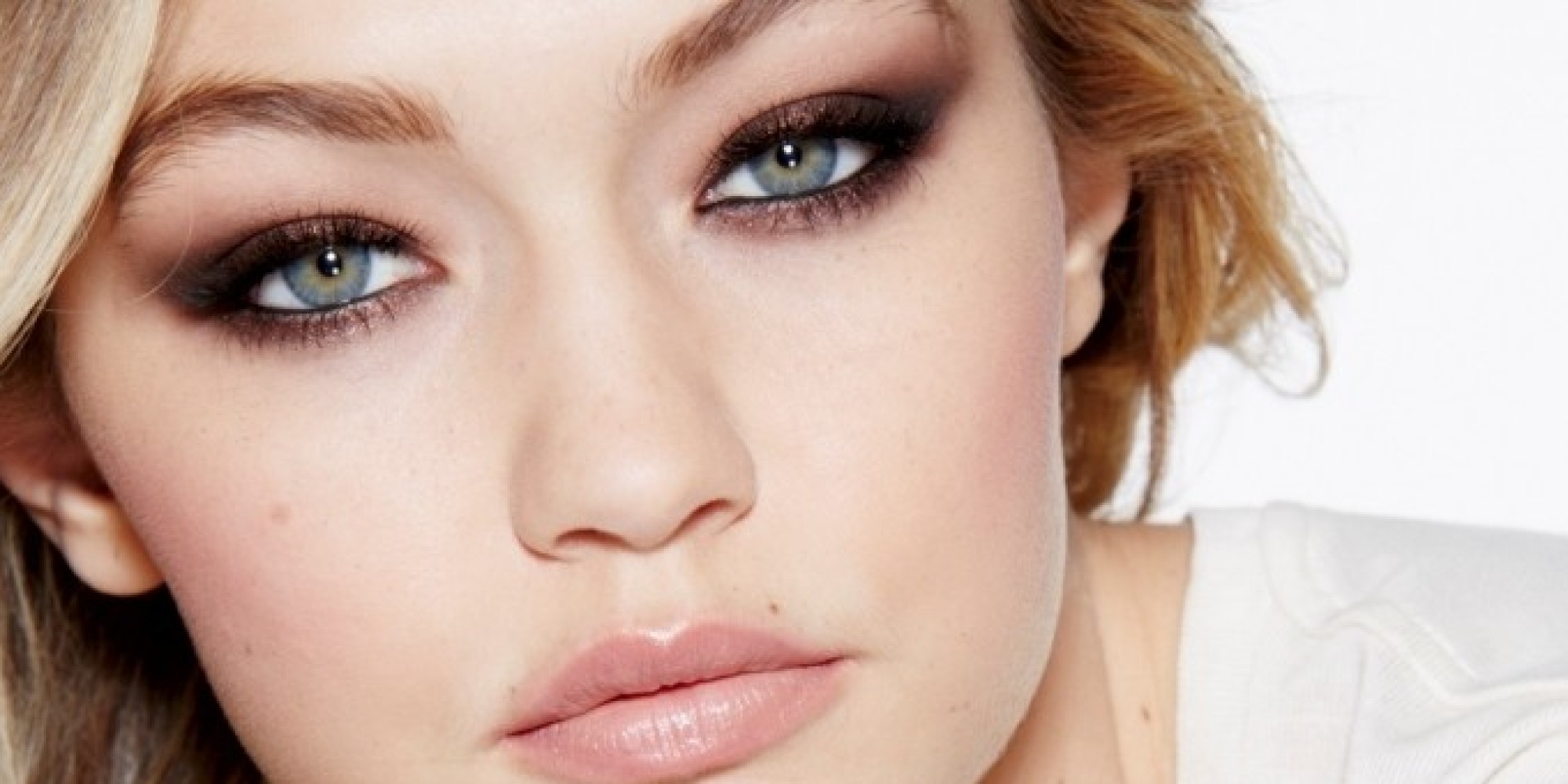 o GIGI HADID MAYBELLINE facebook