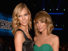 Karlie + Taylor = BFFs 4 Ever