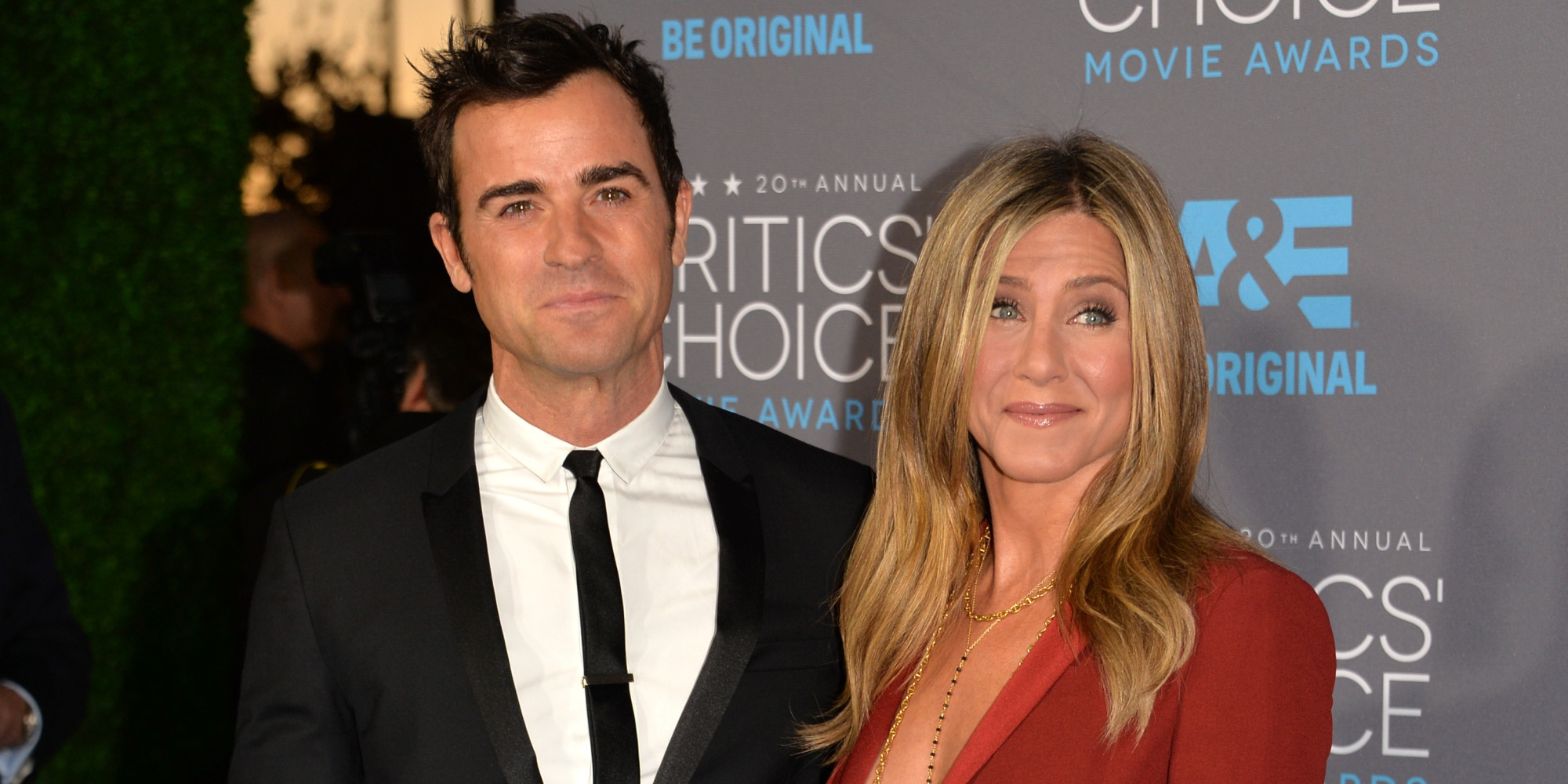 Only Jennifer Aniston Can Pull Off This Plunging Red Suit - Huffington Post