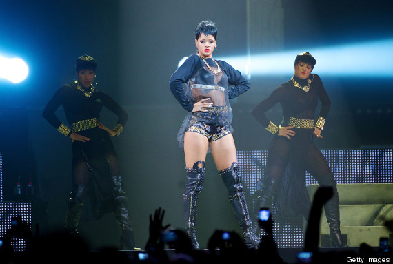 rihanna concert