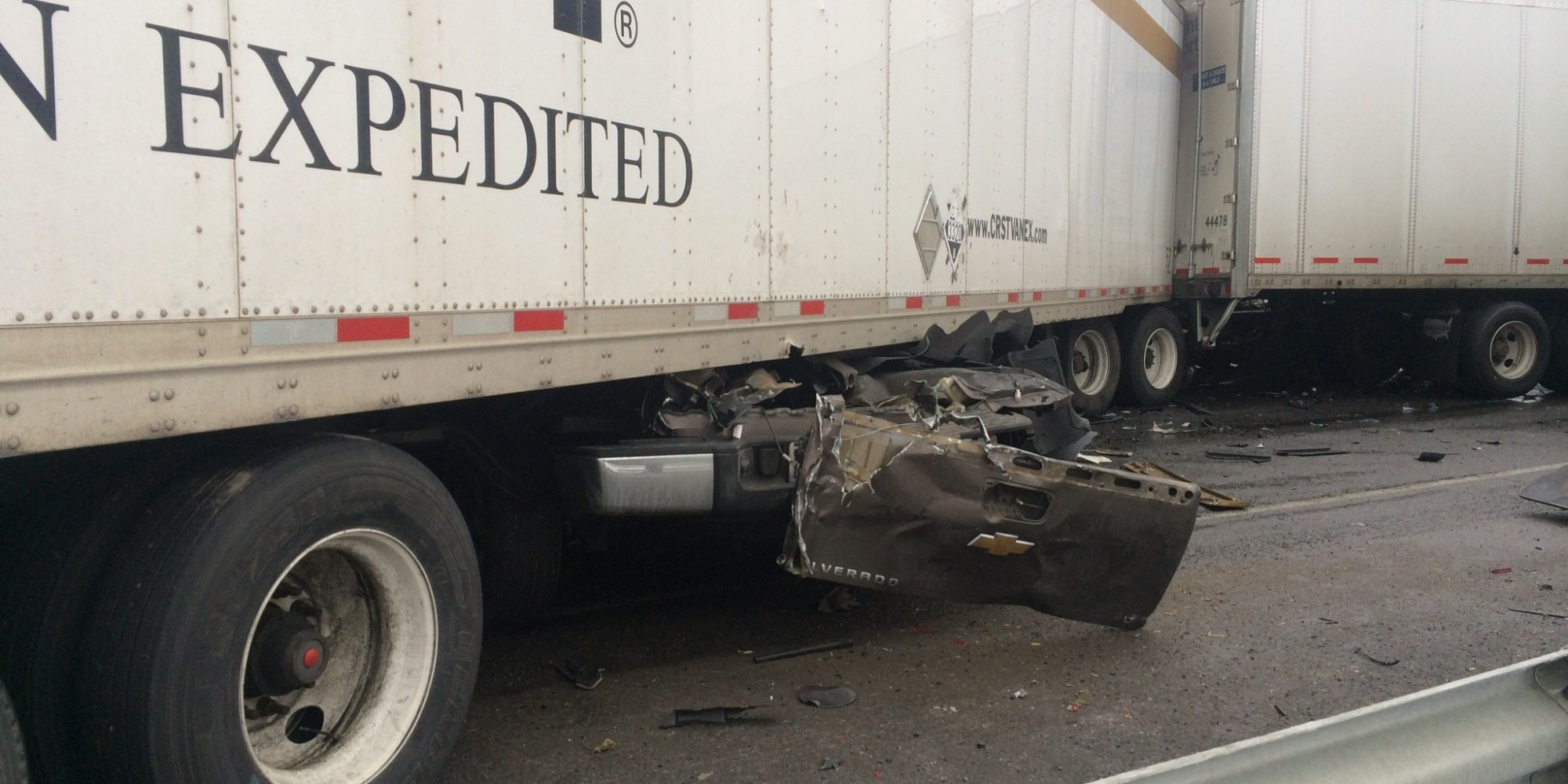 Driver Sandwiched By 2 Semi Trucks Describes Horrifying Crash Photo Huffpost 8709
