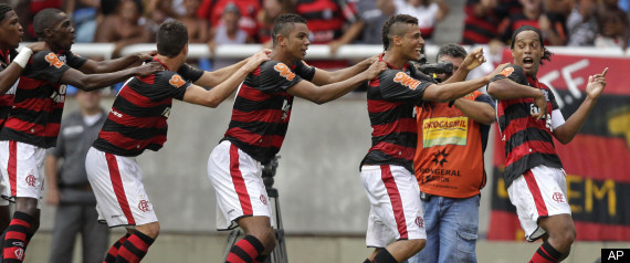 http://i.huffpost.com/gen/251963/thumbs/r-RONALDINHO-CONGA-LINE-CELEBRATION-large570.jpg