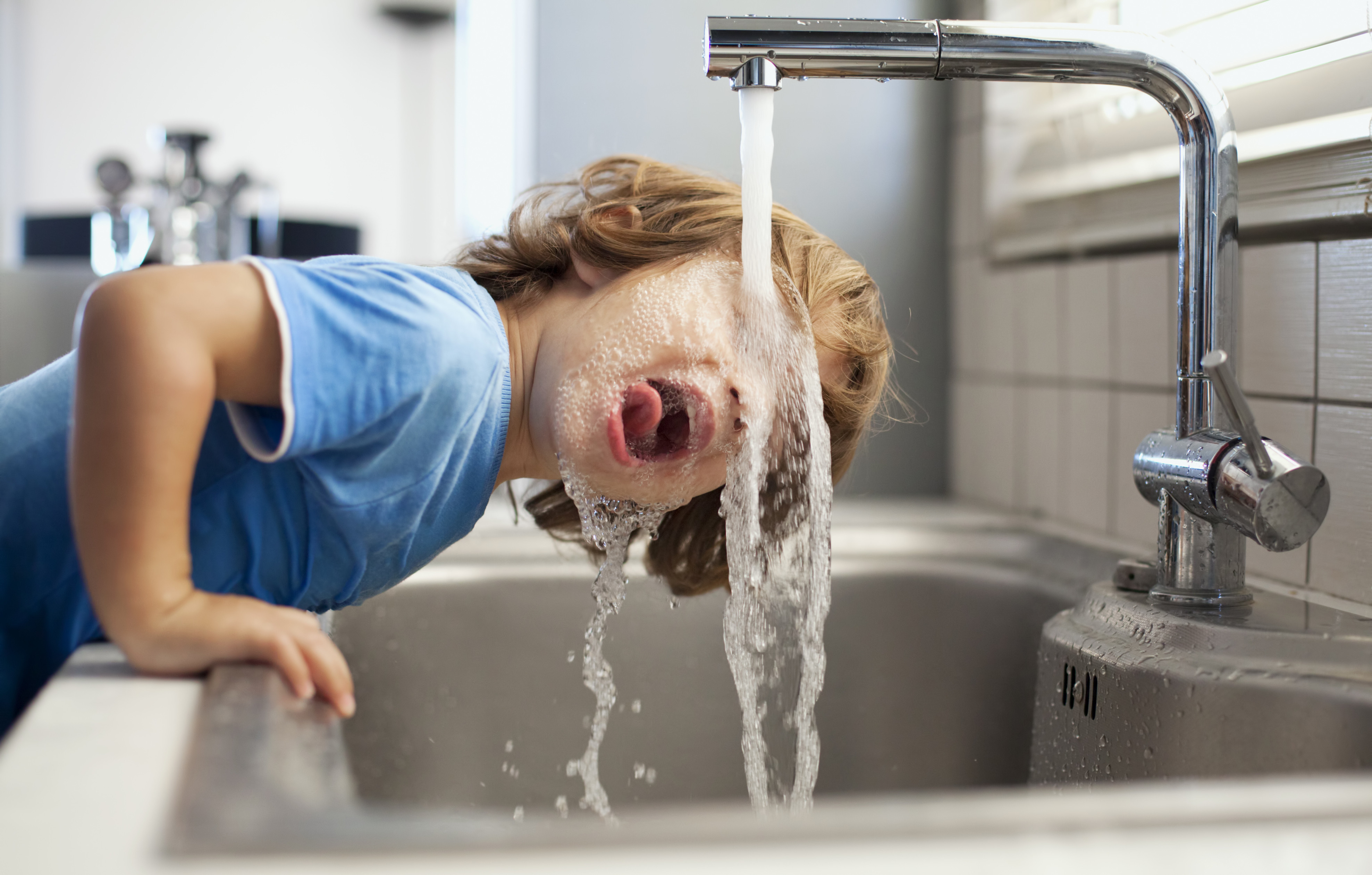 faucet wont pull through sinkhole in kitchen sink