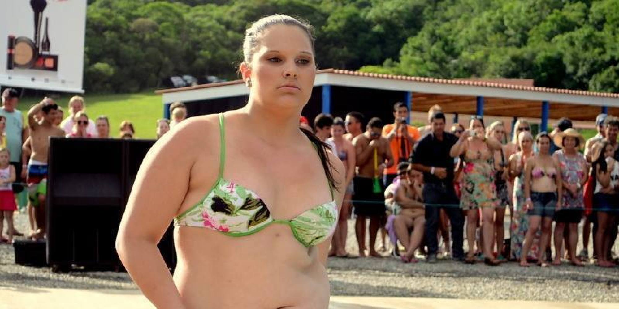 Adolescente 'fora do padrão' entra em concurso de beleza e ARRASA! - Brasil Post