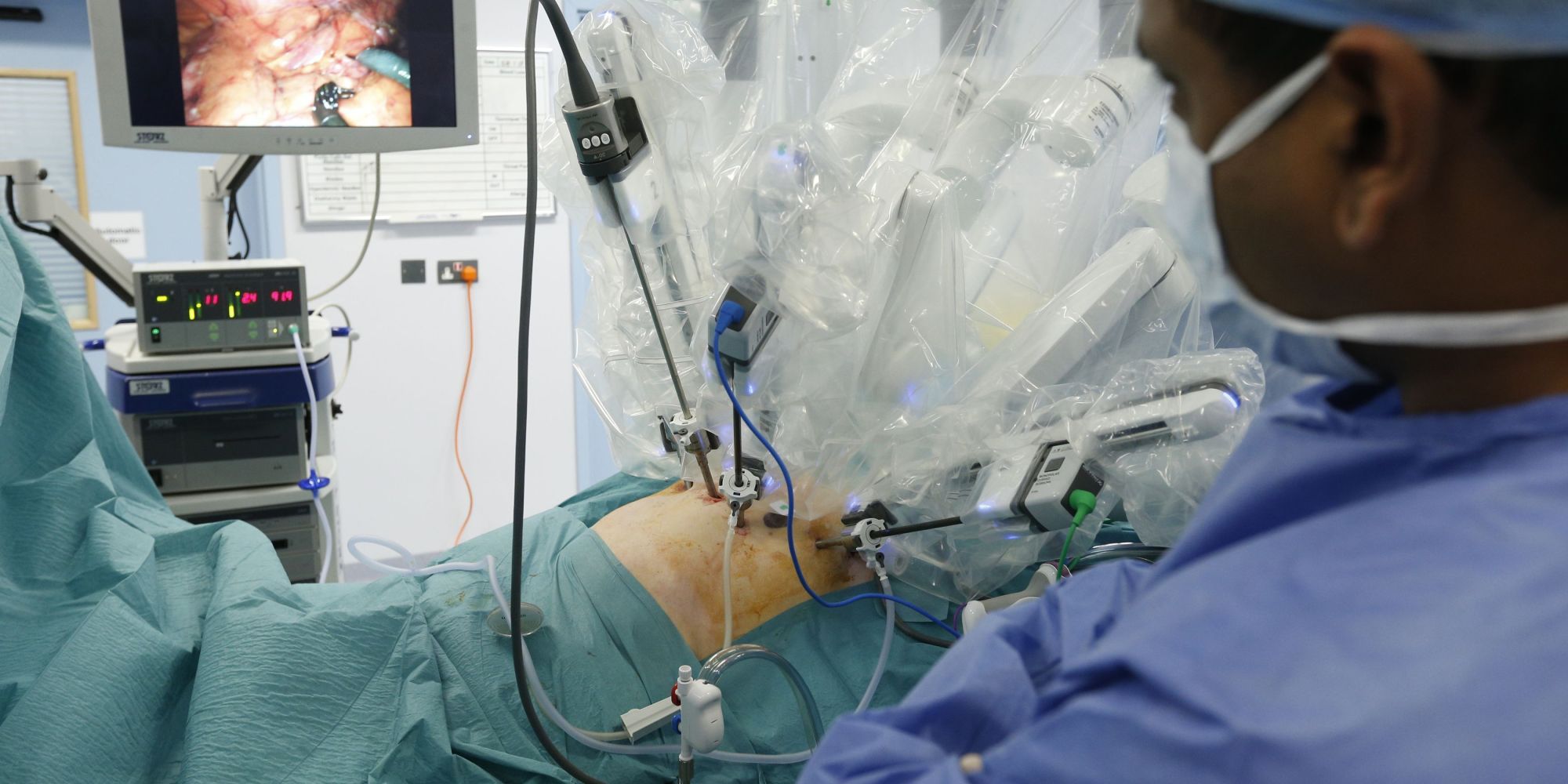 Robot With Four Arms Performs First Surgery In England HuffPost UK