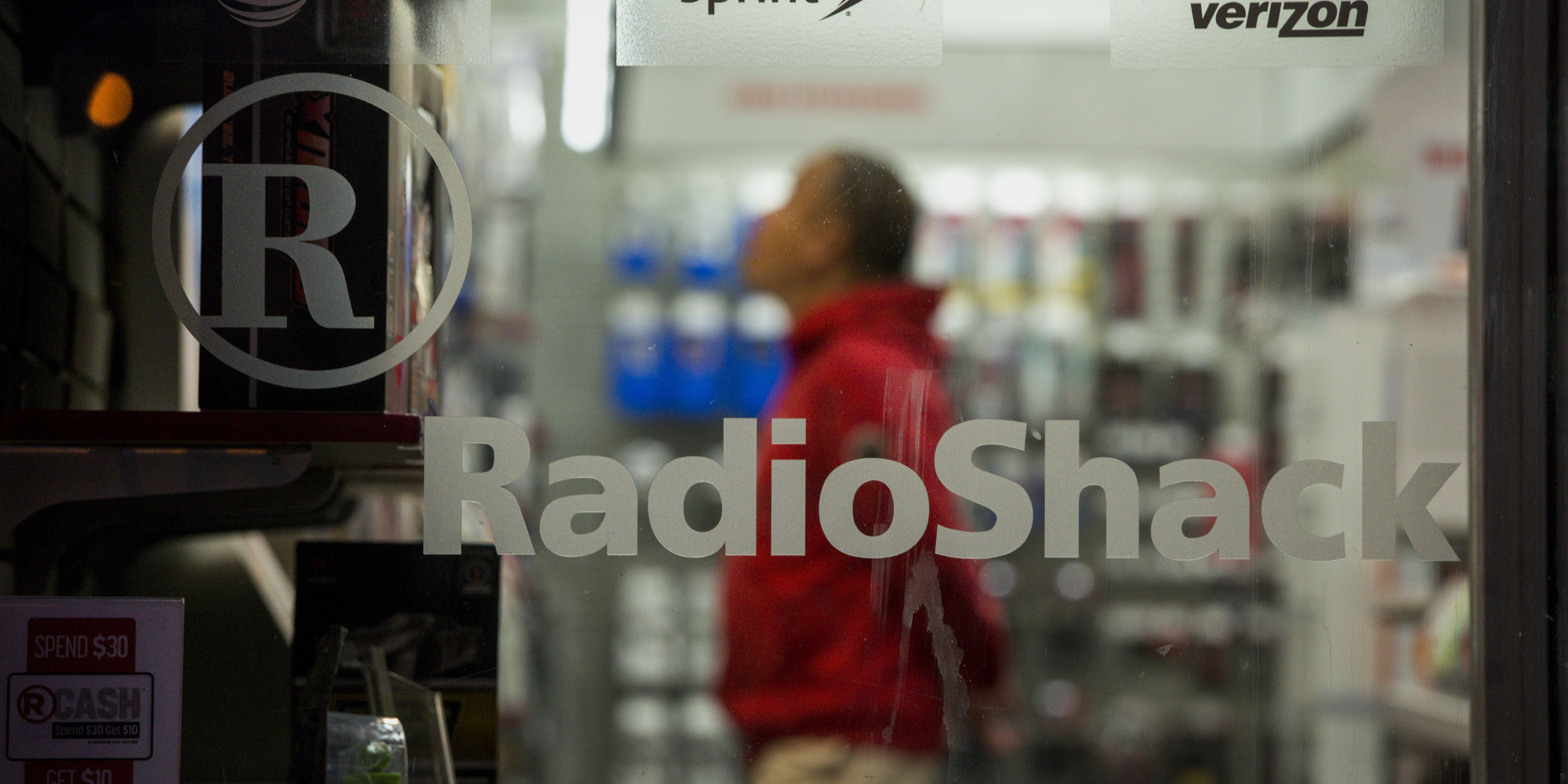 RadioShack Prepares To Shut Down In Deal With Sprint Report HuffPost