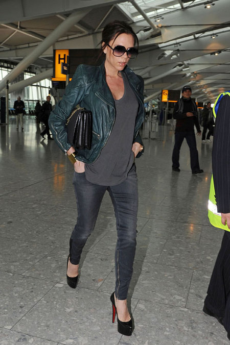 victoria beckham pregnant. Victoria Beckham Flaunts Tiny Baby Bump In Tall Heels 