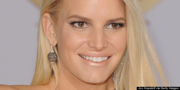 Jessica Simpson Goes Makeup-Free