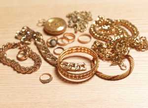 n-GOLD-CHAINS-large300.jpg
