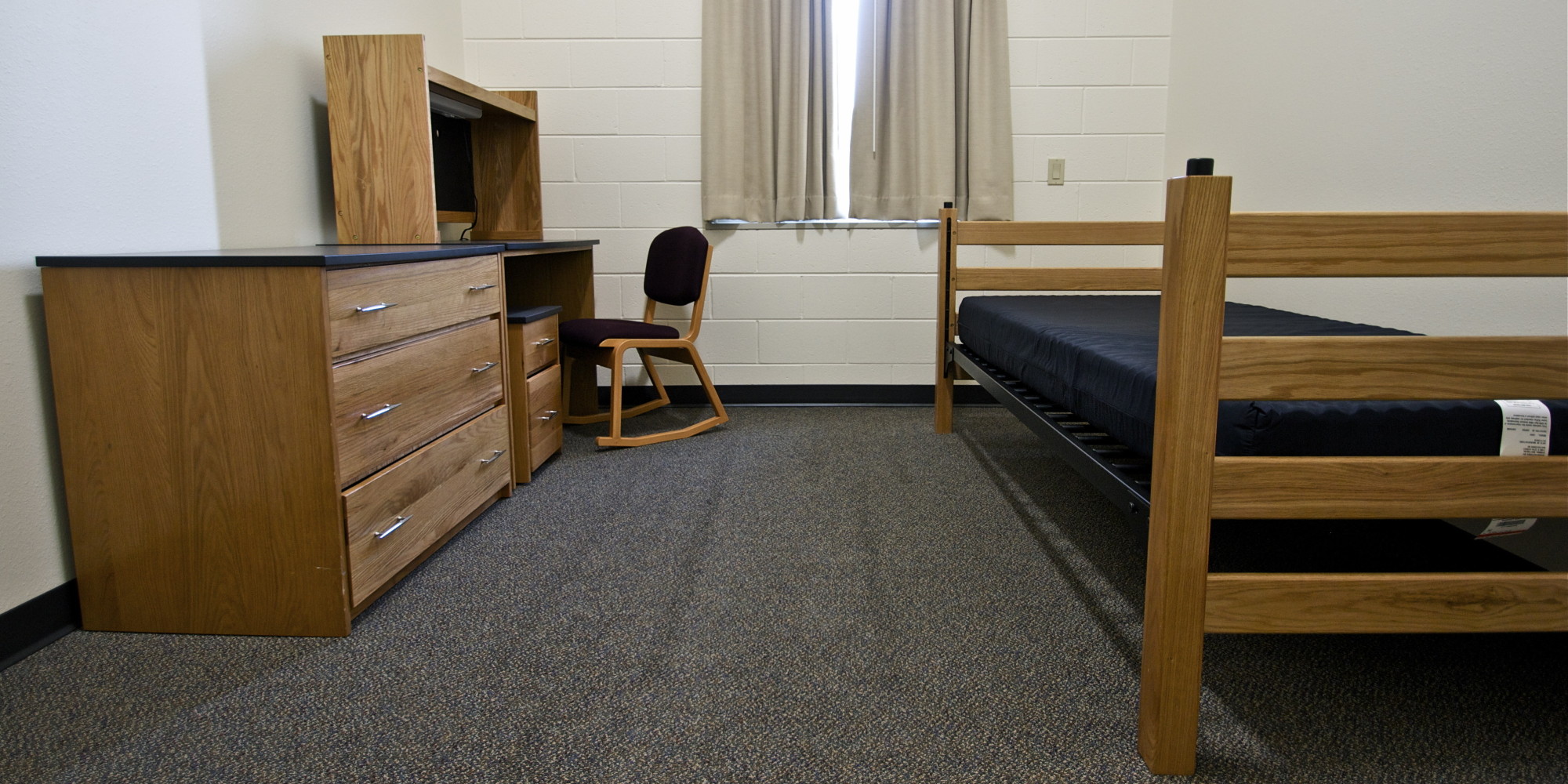 Dorms Help Give Two-Year Colleges A Four-Year Feel | HuffPost