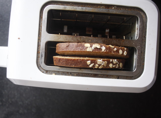 This Genius Toast Trick Will Up Your Sandwich Game By A Million | HuffPost What Do You Put In A Toaster Trick