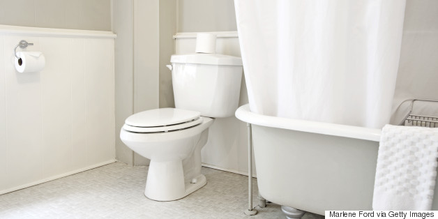 Turns Out You CAN Unclog A Toilet Without A Plunger