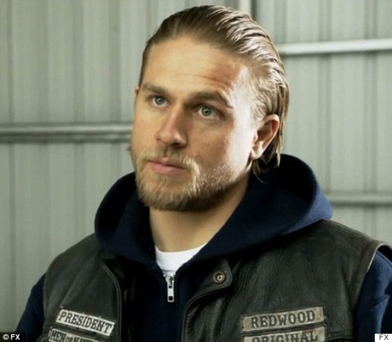 o-CHARLIE-HUNNAM-570.jpg