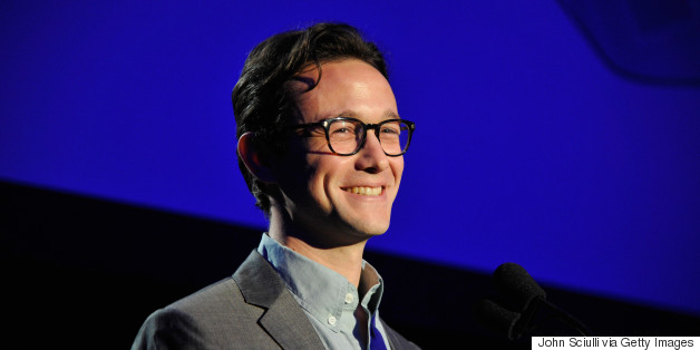 See The First Photo Of Joseph Gordon-Levitt Playing Edward Snowden