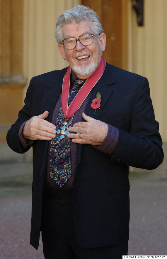 Rolf Harris Stripped Of CBE By The Queen Is this the final humiliation for Rolf? - 웹