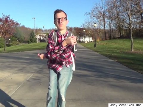 Conoce al chico que se está 'convirtiendo en piedra'