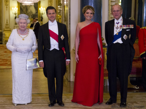 Otra vez, los excesos de los Peña Nieto indignan a México