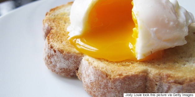 Julia Child's Brilliant Trick For Poaching Eggs