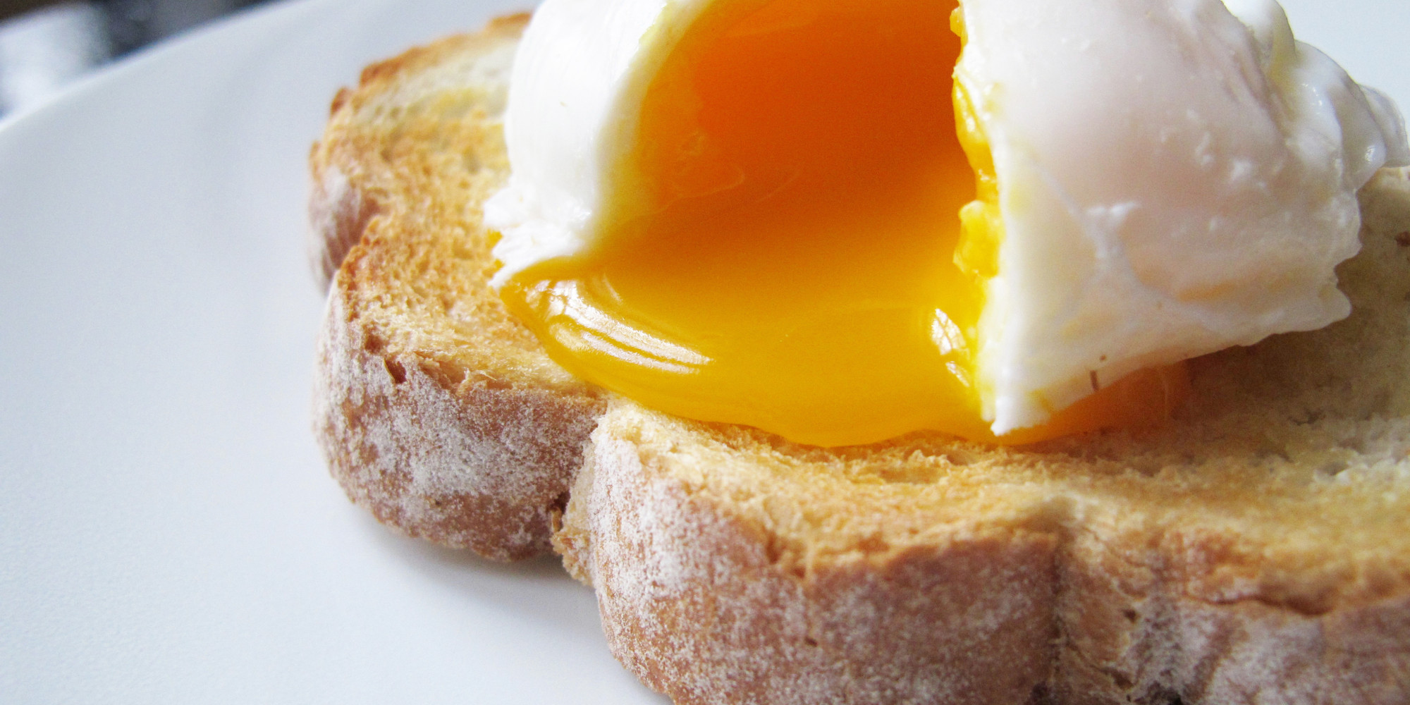 julia-child-s-poached-egg-trick-is-the-one-you-ve-been-waiting-for