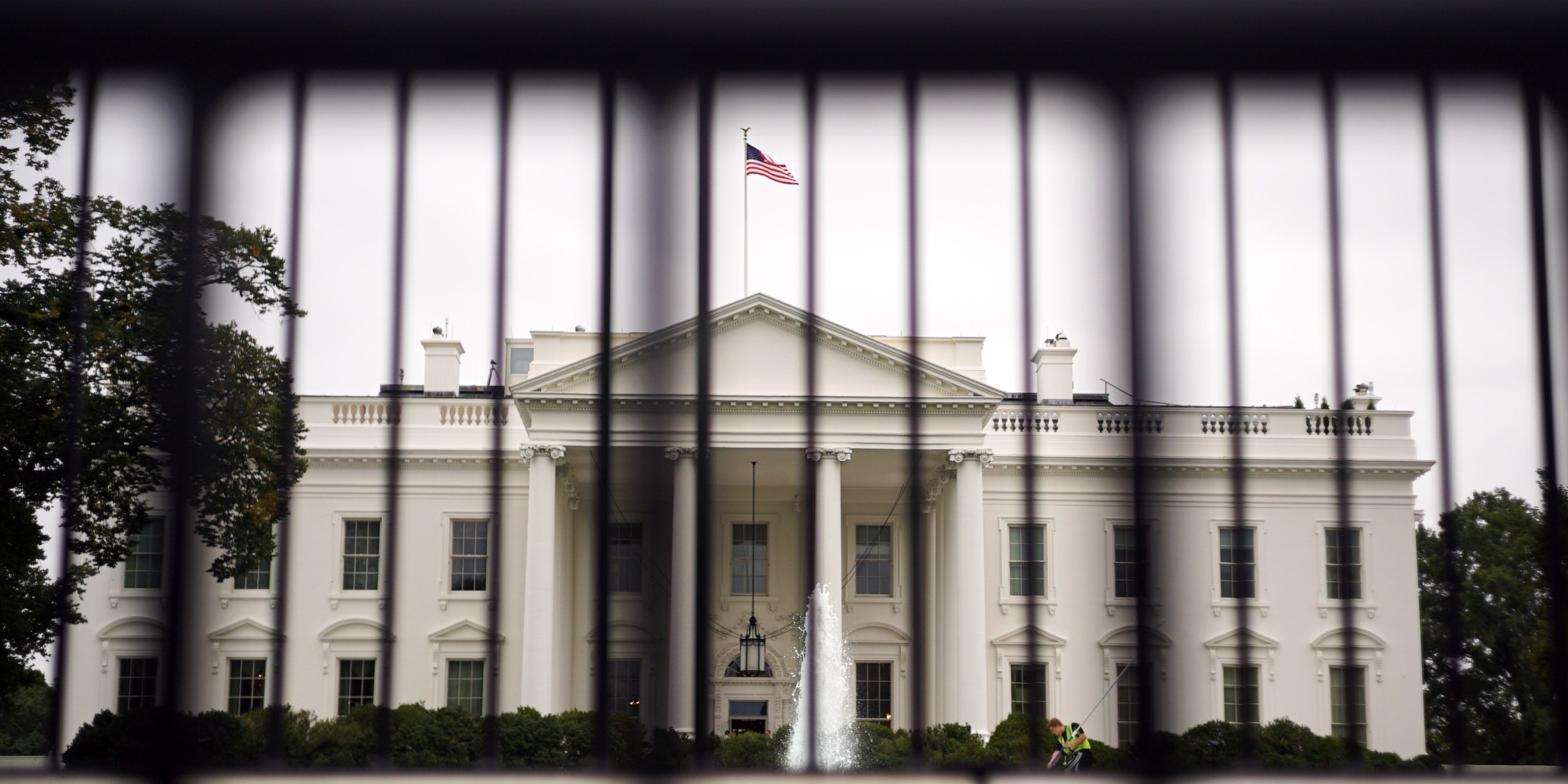 o-WHITE-HOUSE-FENCE-facebook.jpg