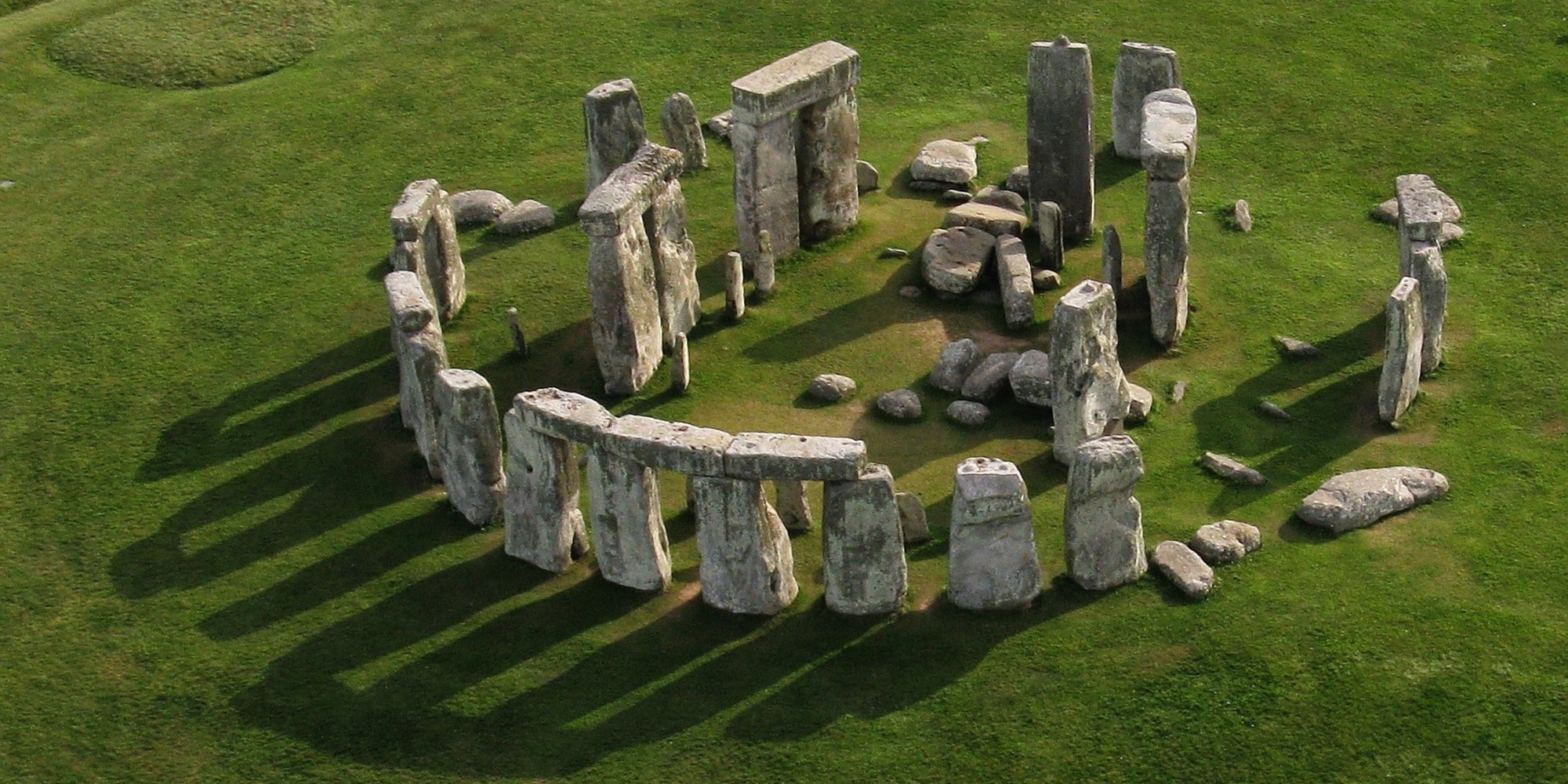 http://i.huffpost.com/gen/2725918/images/o-STONEHENGE-facebook.jpg