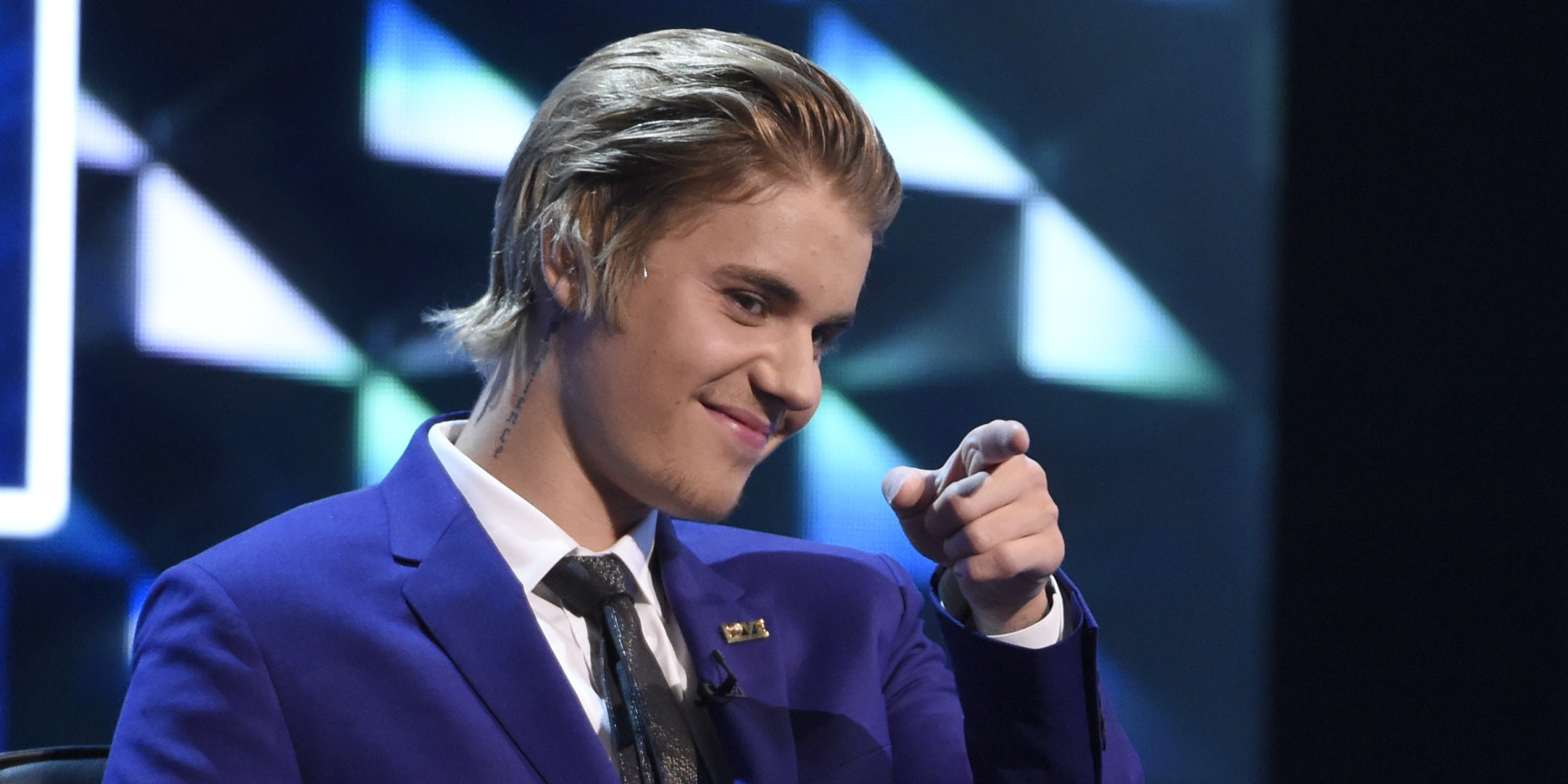 Watch First Look Clips Of Justin Biebers Comedy Central Roast Huffpost