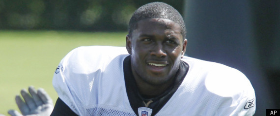 Reggie Bush Enjoying Lockout Twitter
