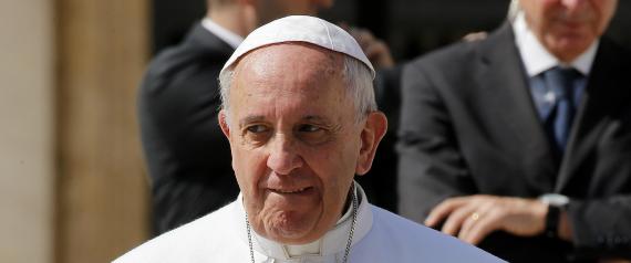 Papa Francesco: &quot;Penso alla stanchezza dei preti, a volte sono stanco anche io&quot;. Firmato accordo con l&#39;Italia: Vaticano apre i conti al fisco - n-PAPA-FRANCESCO-large570