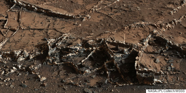 Strange 'Veins' Seen On Mars