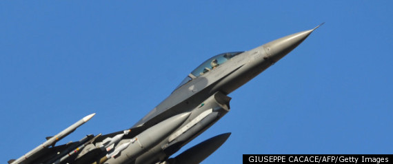 F16