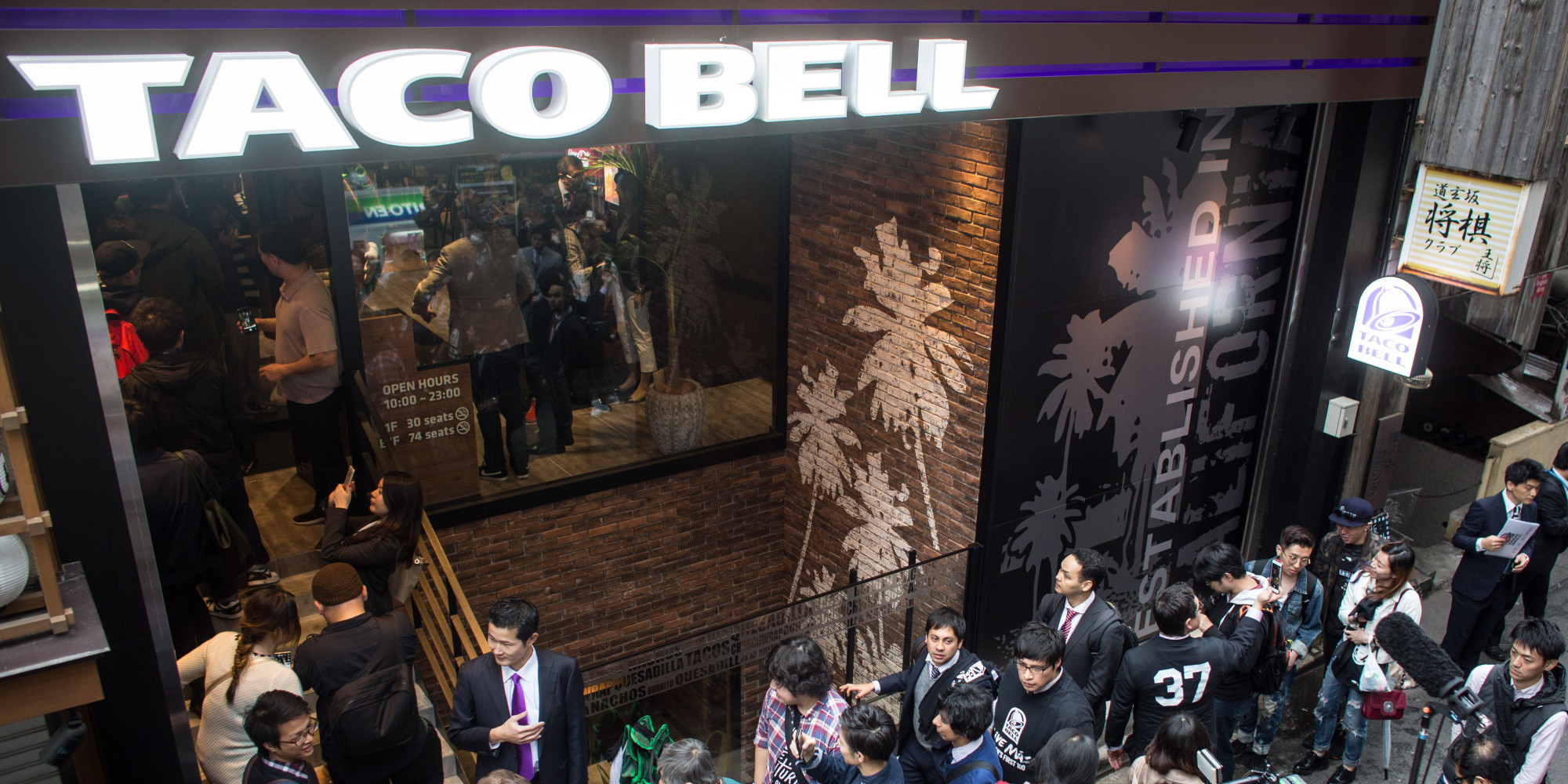 taco bell returns to japan after decades-long absence, people go taco bell returns to japan after decades-long absence, people go