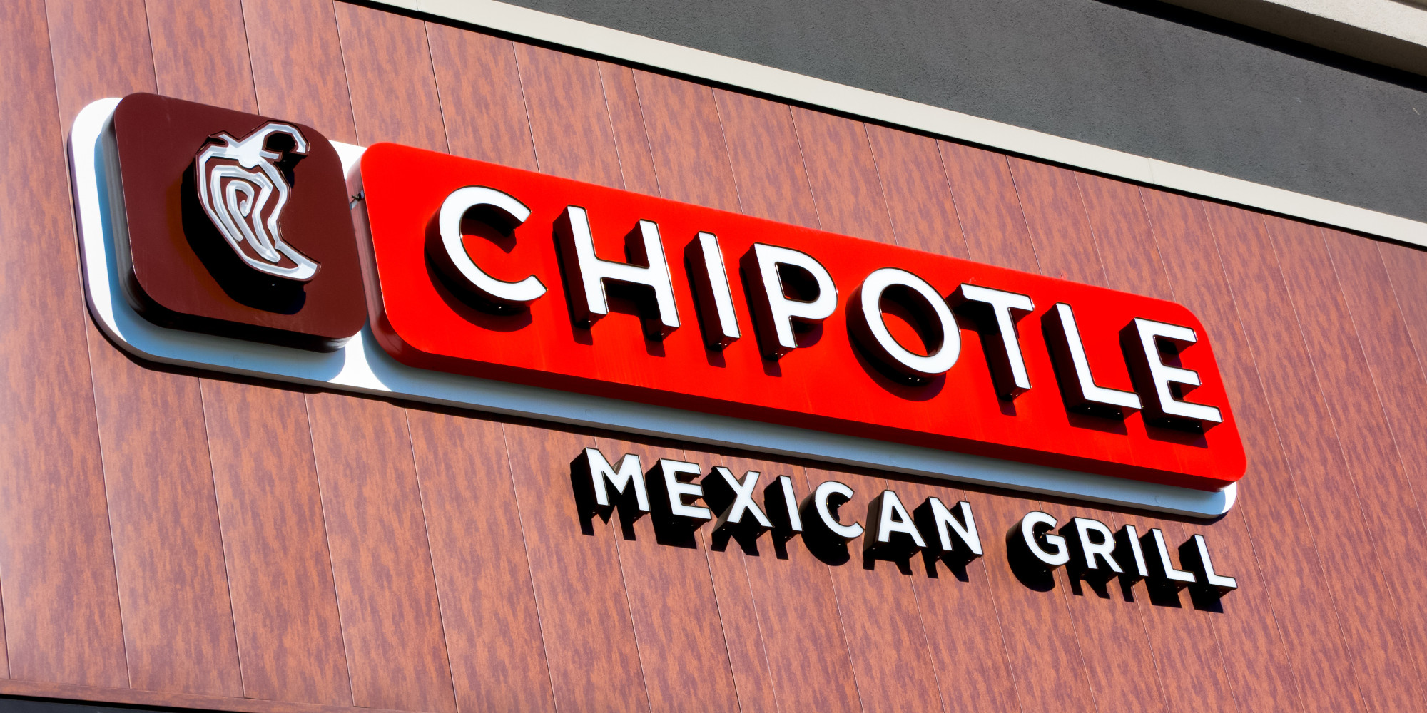Chipotle First Major Restaurant Chain To Serve Only GMOFree