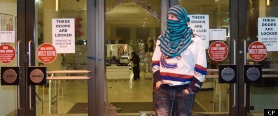 Vancouver Riots Looter