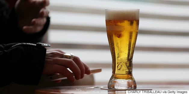 How The Shape Of Your Glass Affects Your Drinking Behavior