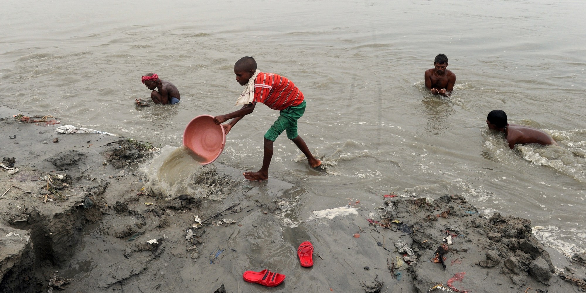 A New Documentary Plumbs The Depths Of Indias Massive Sewage Problem Huffpost