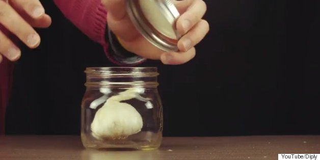 This Is How You Peel An Entire Head Of Garlic In Seconds